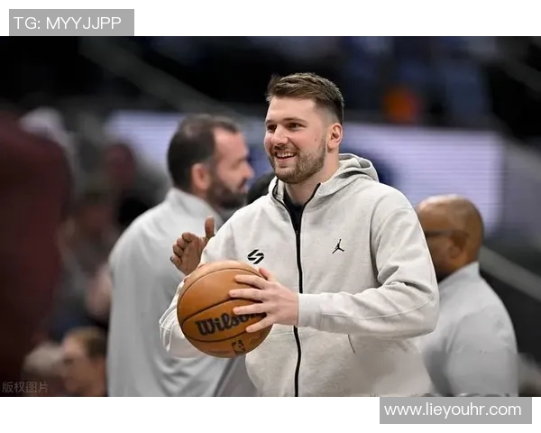 战术拆解:东契奇为何能掌控比赛节奏? 战术拆解:东契奇为何能掌控比赛节奏?